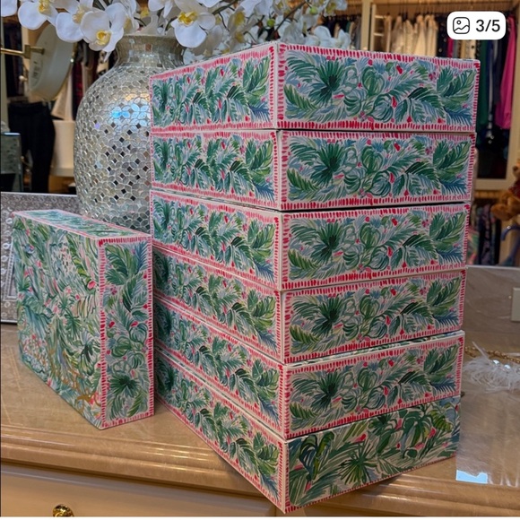 Lilly Pulitzer Bundle of 7 Tropical Gift Boxes - Picture 3 of 5